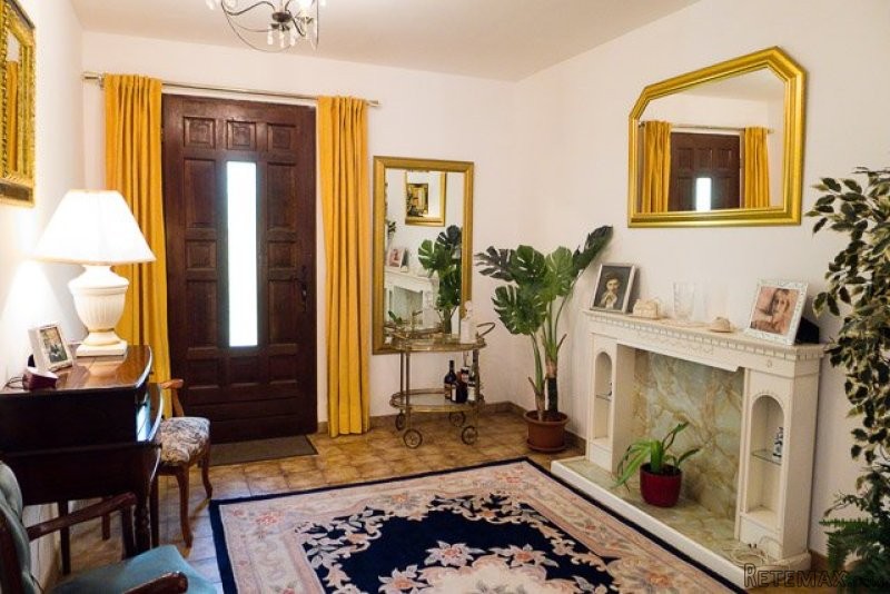 3 Bed Bungalow With Swimming Pool - 2