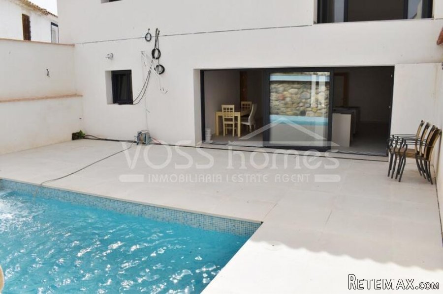 NEW LISTING TO VOSS HOMES - A stunningly renovated (or it.. - 6