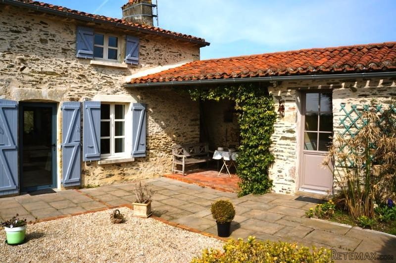 3 Bedroom Farm House For Sale - 2