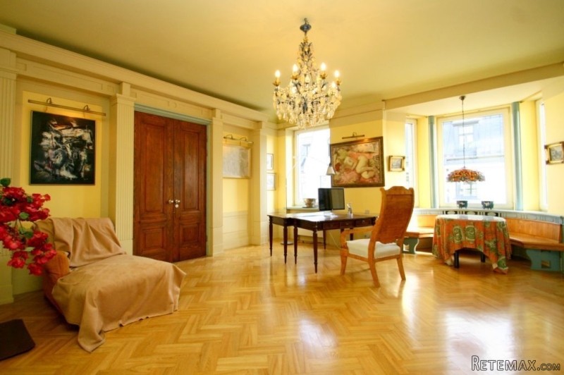 Exclusive Apartment In Riga