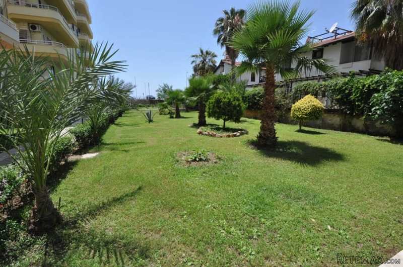 2 + 1 Spacious home right by the beach..