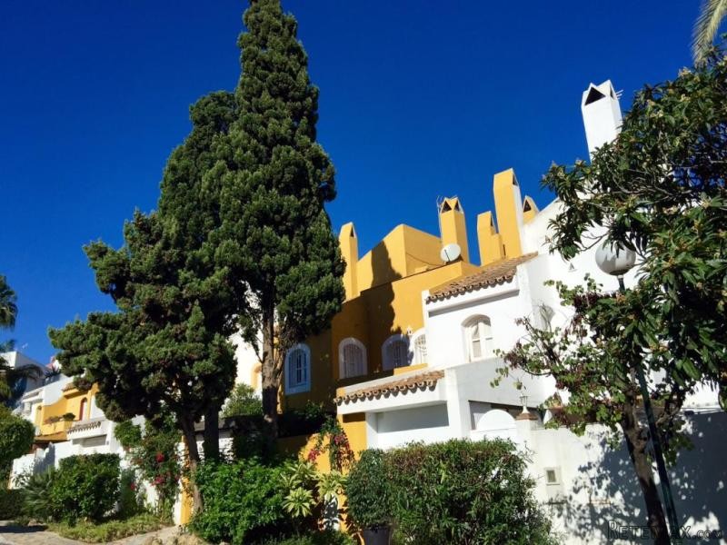 2 bedroom town house for sale