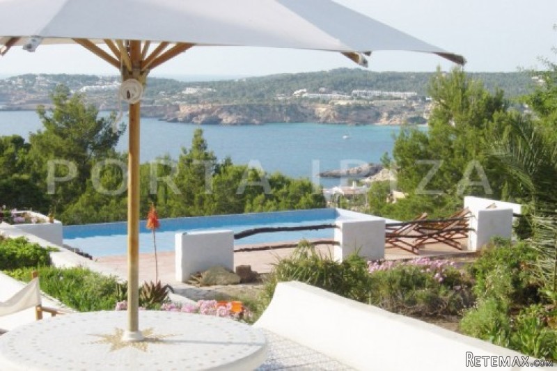 Spacious villa with beautiful sea views