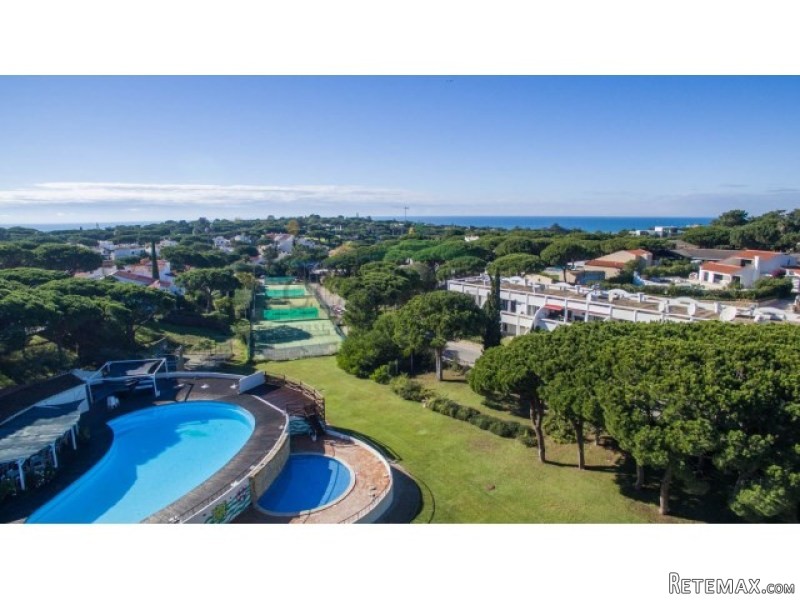 Charming Apartment bordering Vale do..