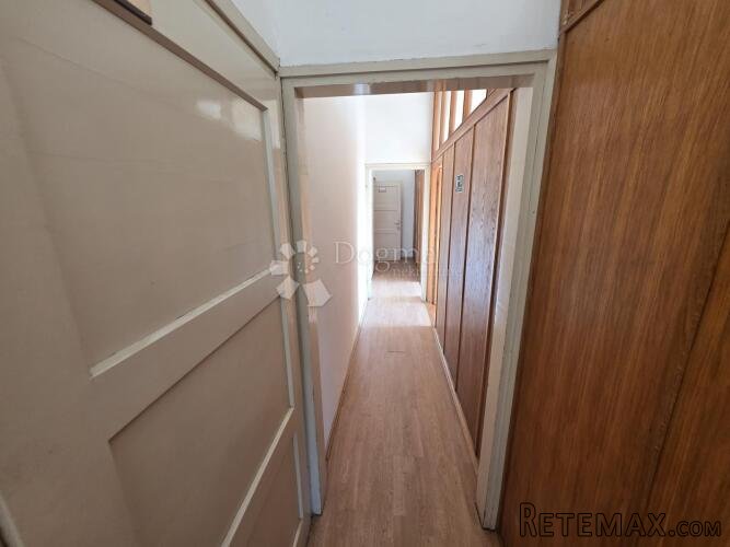 Najam uredskog prostora cca 298m² - 8 ureda, spremište - 2