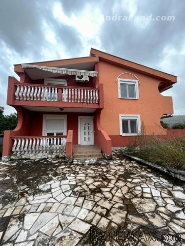 Prodaje se kuca - 2