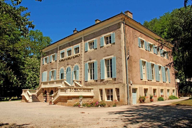 Renovated Chateau With Lodge, Stables..