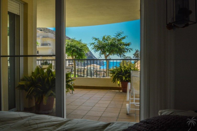 This two-bedroom apartment with lovely sea views and a.. - 3
