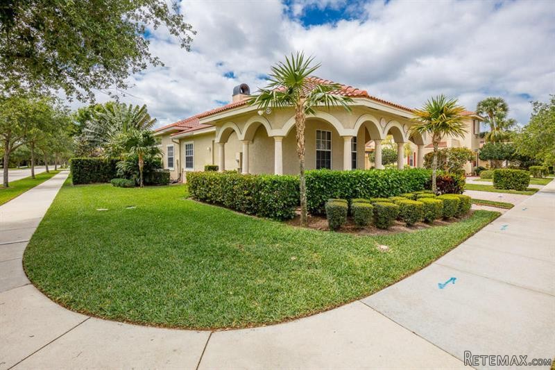 3 bedroom Residence For Sale: Jupiter.. - 2