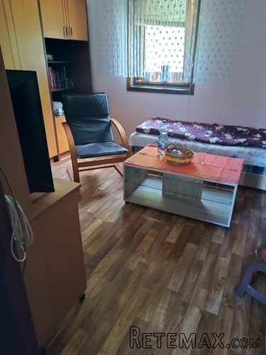 Na prodaju kuća u centru Kusadka - 4