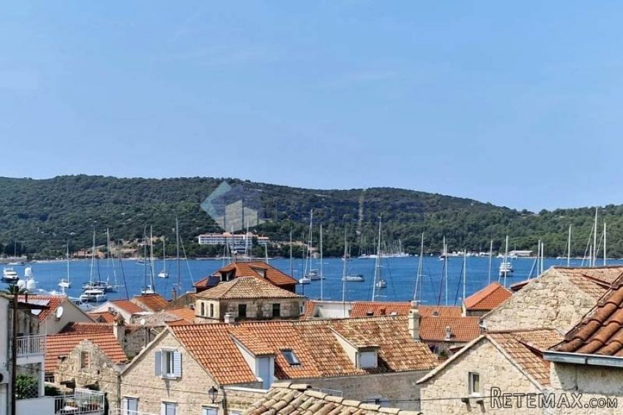 Vis - Kut, kuća 158 m2 s 139 m2 vrta