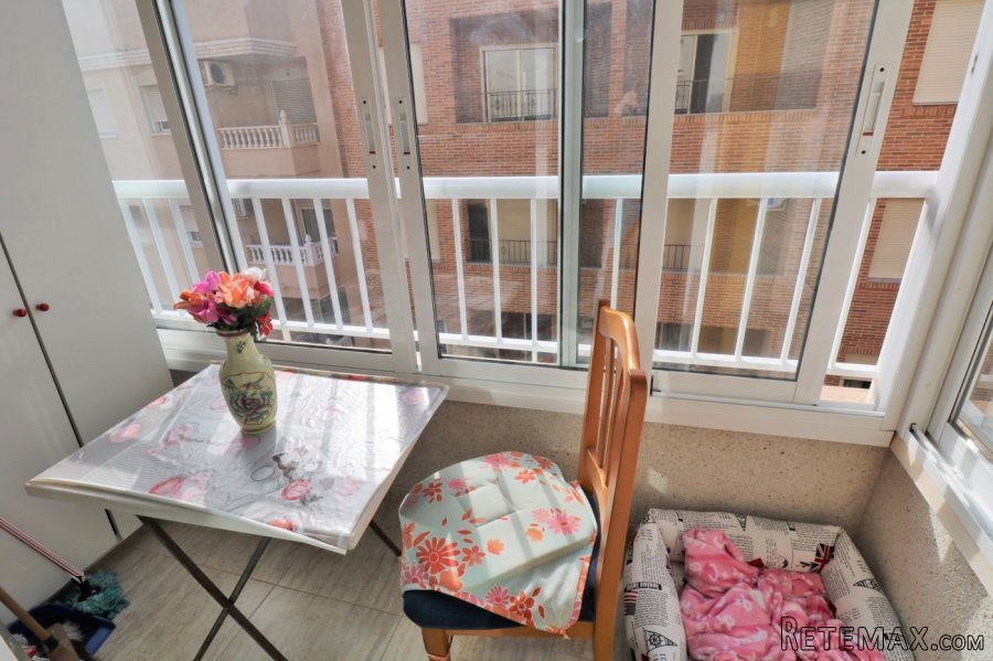 Apartamento en Torrevieja zona Habaneras, 79 m2..