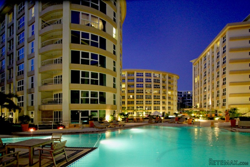 City Garden: chic 1-bedroom condo at..