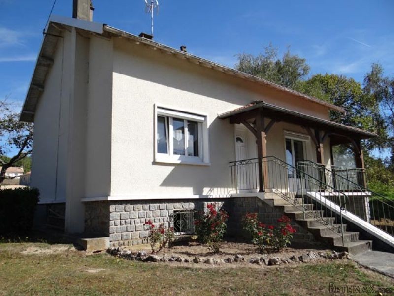 Limousin : Renovated 2-Bed Town House..