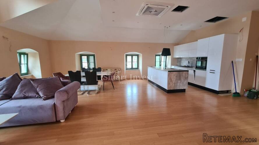 OPATIJA - CENTAR, stan od 180 m2, 2S+DB, s pogledom na more..