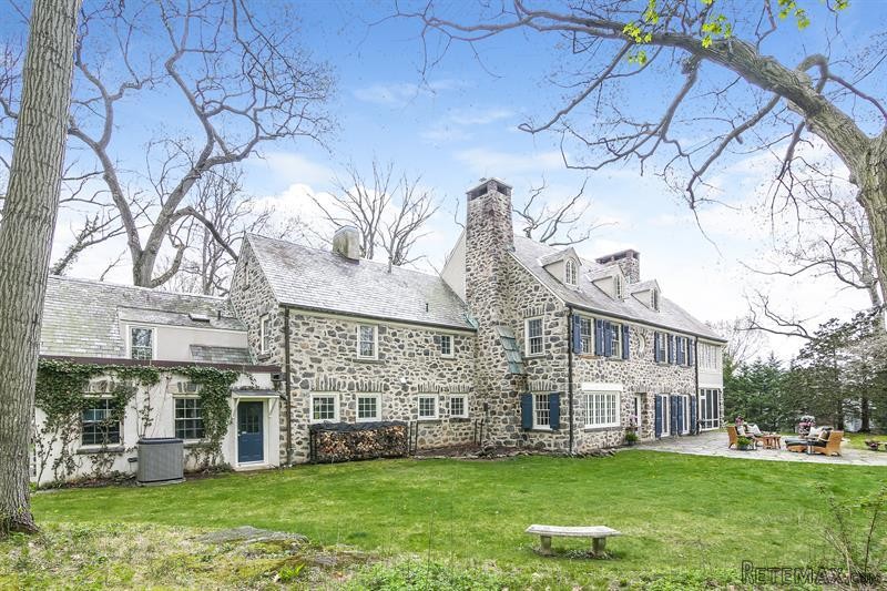 6 bedroom House For Sale: 155 Locust.. - 2