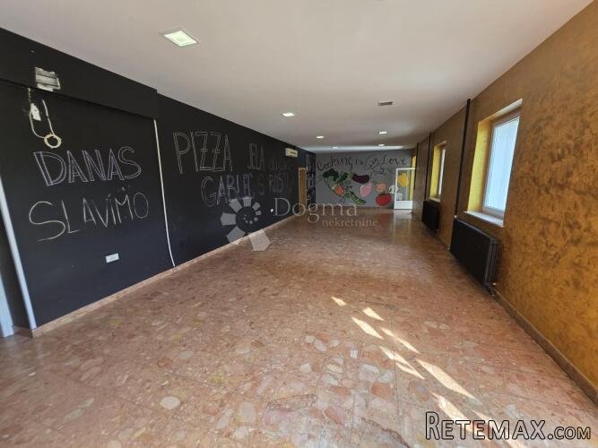 Najam restorana 356m² – krušna peć, pečenjara, terasa, veli - 2