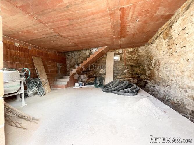 KUĆA U NIZU, BUJE OKOLICA - 3