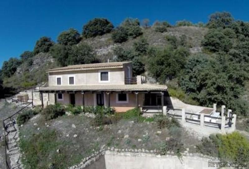 10 bedroom Farm House For Sale: Carril.. - 2