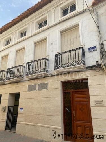 Large building located in Huercal-Overa town, just a few..