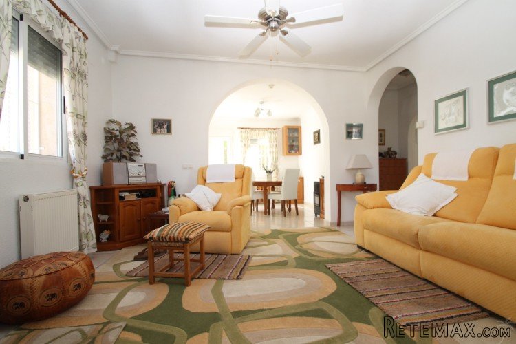 This luxury detached villa, located in the bustling.. - 4