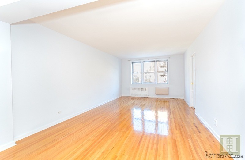 1 bedroom Apartment For Sale: 609.. - 2