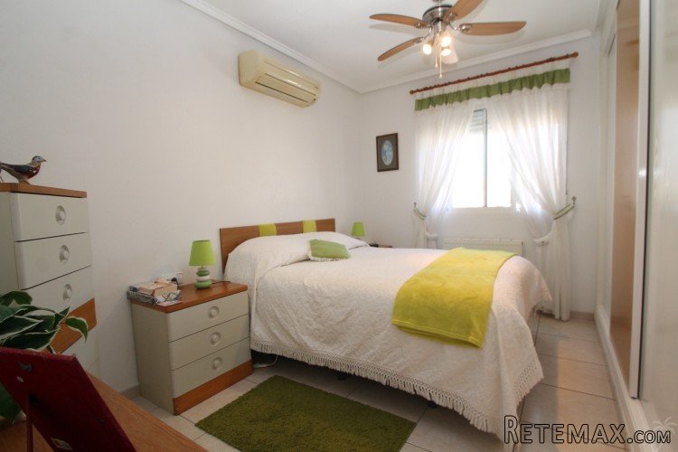 This luxury detached villa, located in the bustling.. - 6