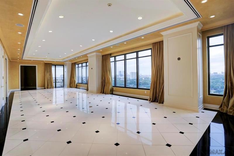 2 bedroom Flat For Sale: 2121 Kirby..