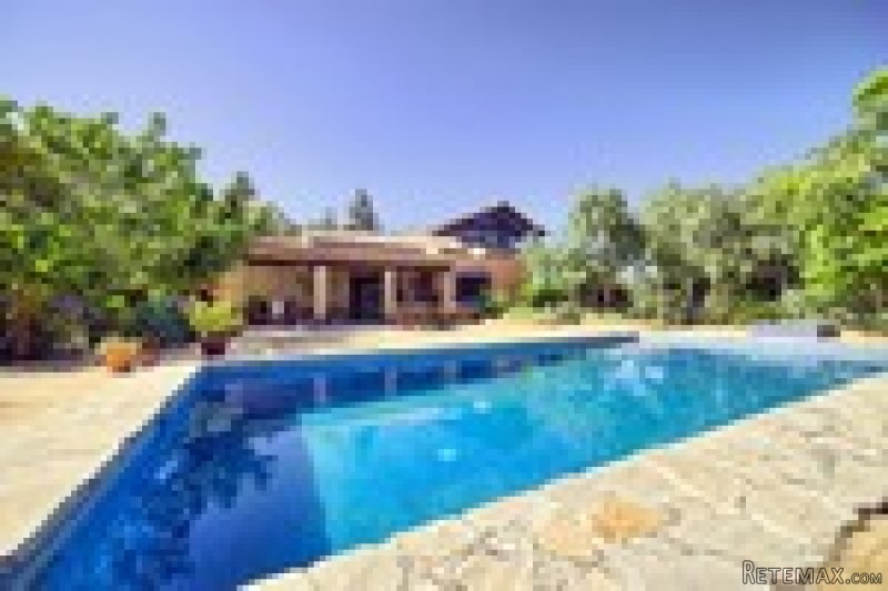 4 Bedrooms - Villa - Malaga - For Sale