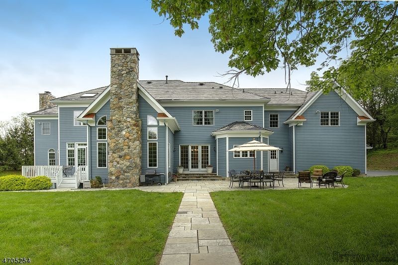 5 bedroom Detached House For Sale: 5.. - 2