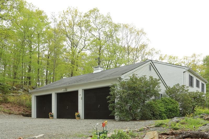 5 bedroom House For Sale: 49 Mountain.. - 2