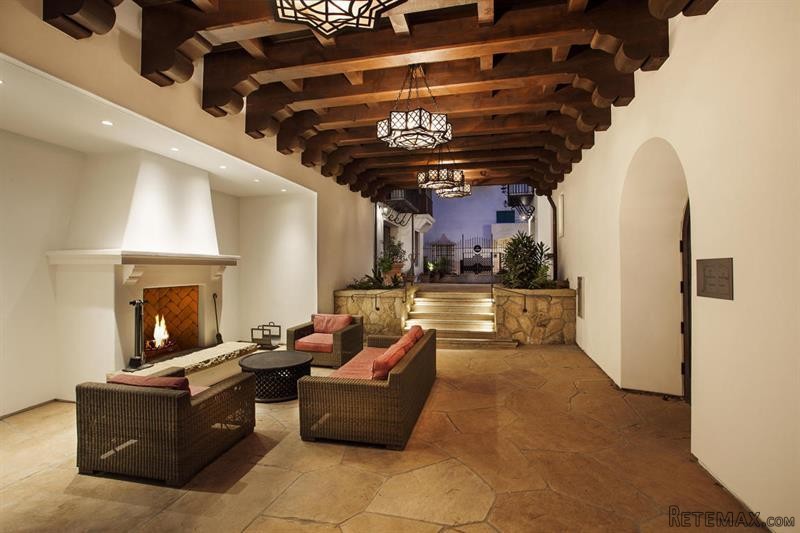 1 bedroom Apartment For Sale: 18 W..