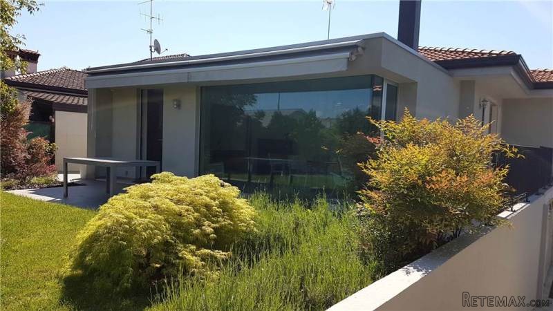 Porcia - Villa, 3br. or more apartment..
