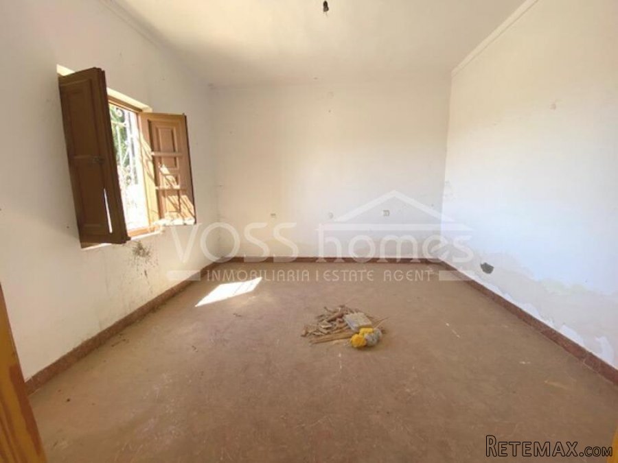 NEW LISTING TO VOSS HOMES - A single storey, 3 bed, 1 bath.. - 9