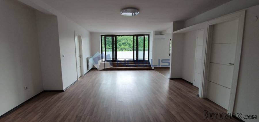 Zagreb, Mlinovi, dvoetažni stan s terasom i balkonom 156 m2