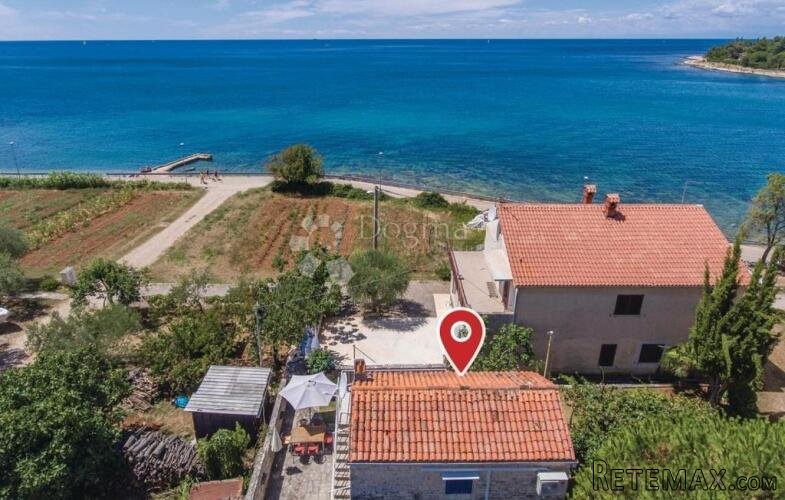 Umag okolica, kamena kuća 2 red mora