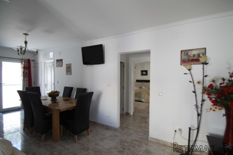 This beautiful detached villa located in the middle of the.. - 5