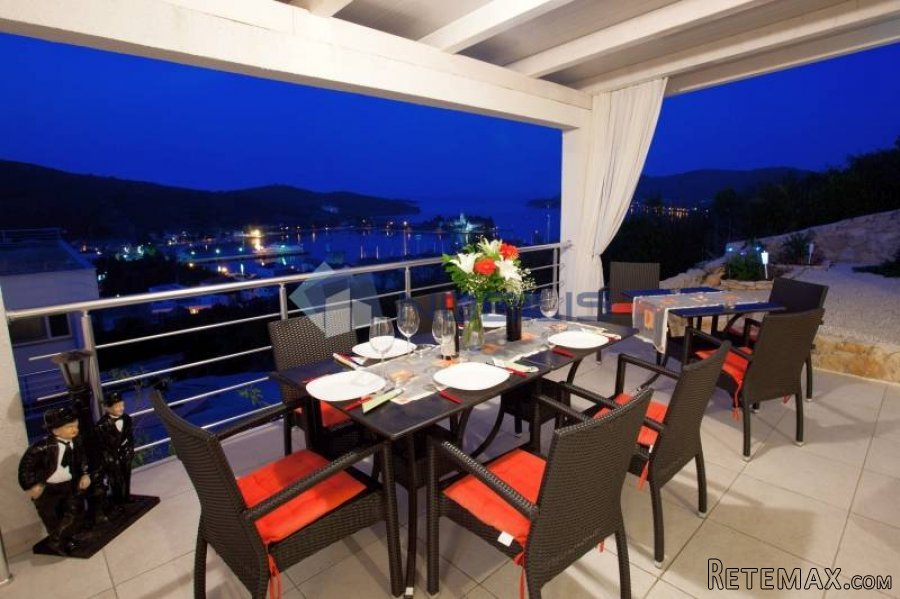 Vis - kuća 300 m2 + 1.700m okućnica + bazen - 6