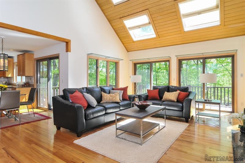 4 bedroom House For Sale: 32 Pine Drive.. - 2