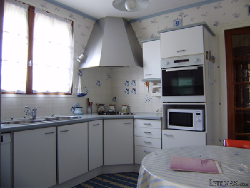 Large Detached House Close To Commerce - 2