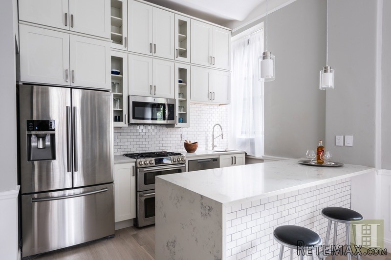1 bedroom Apartment For Sale: 27 WEST.. - 2