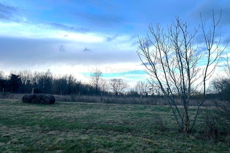 ŽMINJ – lijepa parcela s otvorenim pogledom