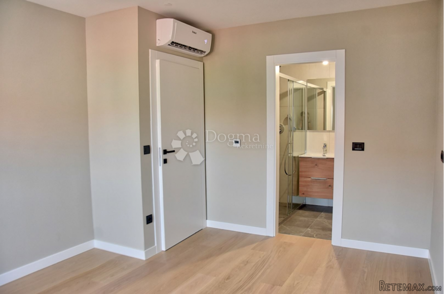 EKSLUZIVAN PENTHOUSE SA GARAŽOM I POGLEDOM NA MORE I GRAD -s - 5