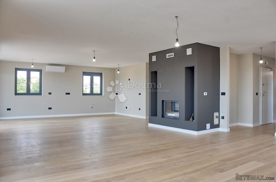 EKSLUZIVAN PENTHOUSE SA GARAŽOM I POGLEDOM NA MORE I GRAD -s - 7