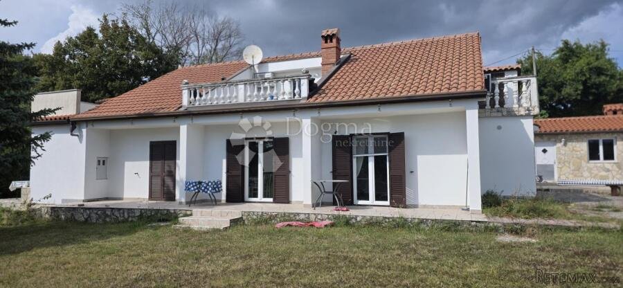 Obiteljska kuća s 5 apartmana
