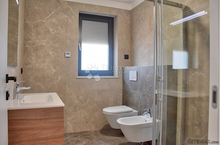 EKSLUZIVAN PENTHOUSE SA GARAŽOM I POGLEDOM NA MORE I GRAD -s - 10