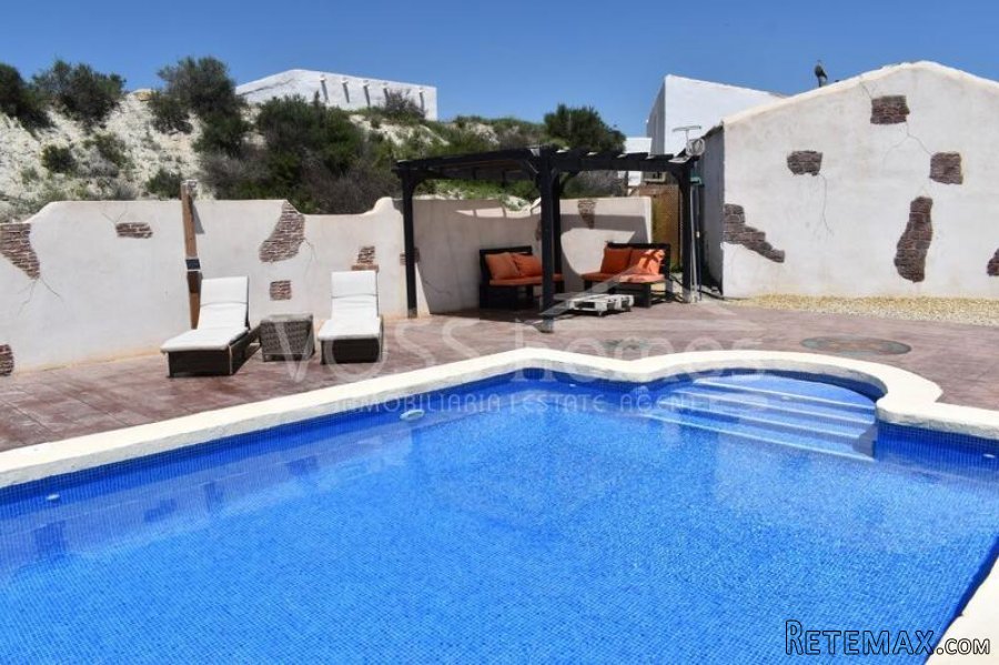 NEW & EXCLUSIVE LISTING FOR VOSS HOMES - A large.. - 14