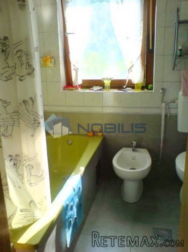 Zagreb (Gajnice) kuća sa 3 stana 256 m2 - 14