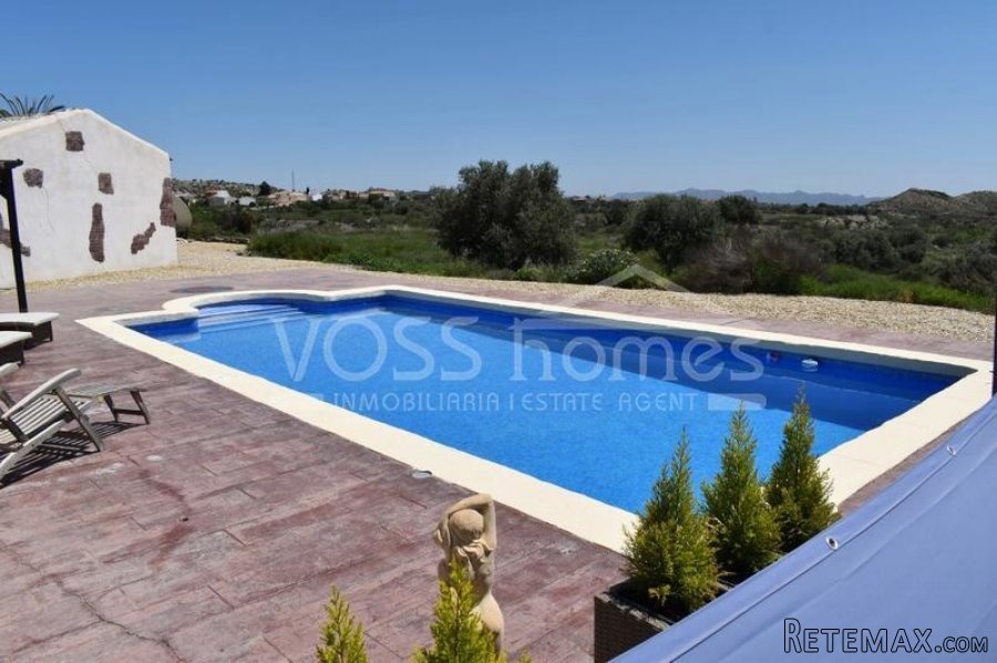 NEW & EXCLUSIVE LISTING FOR VOSS HOMES - A large.. - 15