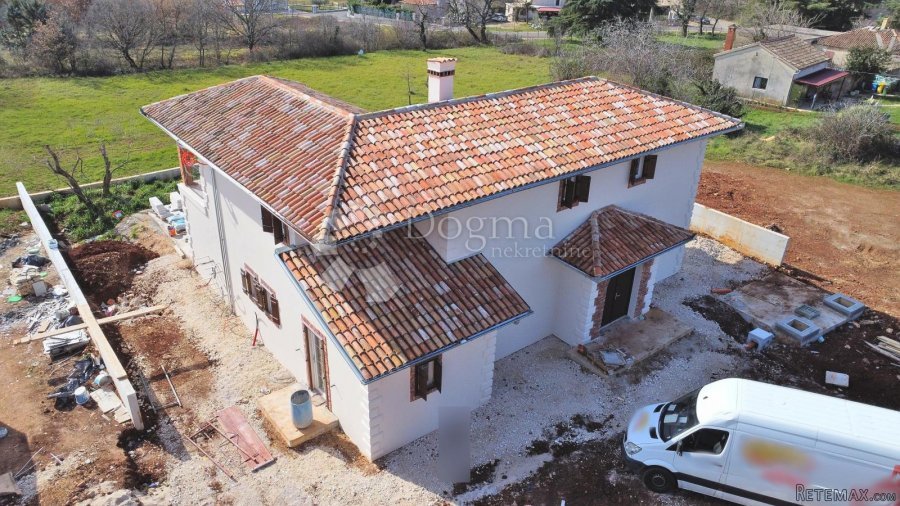 POREČ OKOLICA!! NOVO NA TRŽIŠTU!!! PREDIVNA KUĆA S BAZENOM! - 5